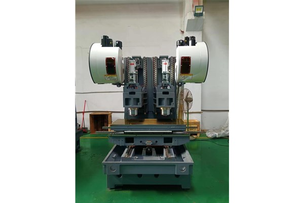 數控(kòng)機床技(ji)術：能獨(du)立控制(zhi)的雙主(zhu)軸雙刀(dāo)庫加工(gōng)中心設(shè)計